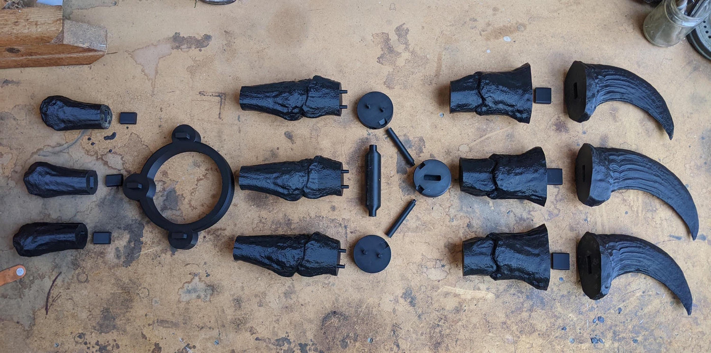 Deathclaw Gauntlet Life-Size Assembly Kit