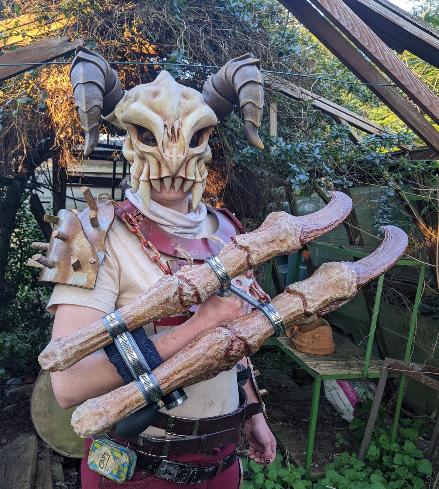 Deathclaw Gauntlet  Life-Size Assembly Kit