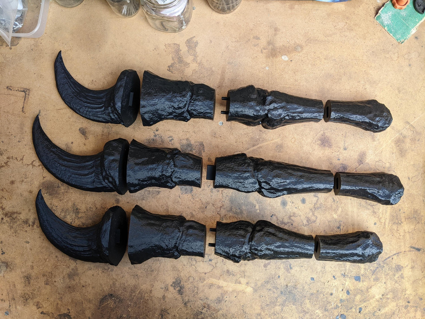 Deathclaw Gauntlet  Life-Size Assembly Kit