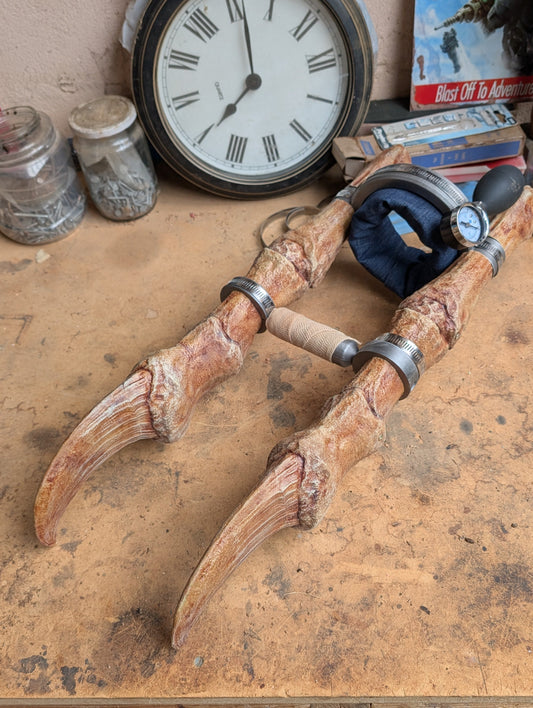 Deathclaw Gauntlet - 2 Claw - Life-Size Cosplay Prop